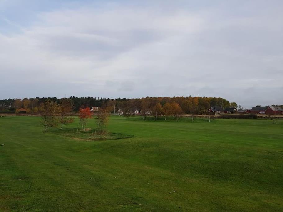 Attefallhus Blixtorps Golfbana Варберг Экстерьер фото